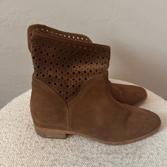 Michael Kors Sunny Caramel Suede Ankle Bootie Size 7.5 - Picture 3 of 9